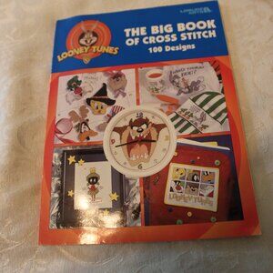 Leisure Arts Looney Toons The Big Book Of Cross stich 100 Designs Paperback 1998